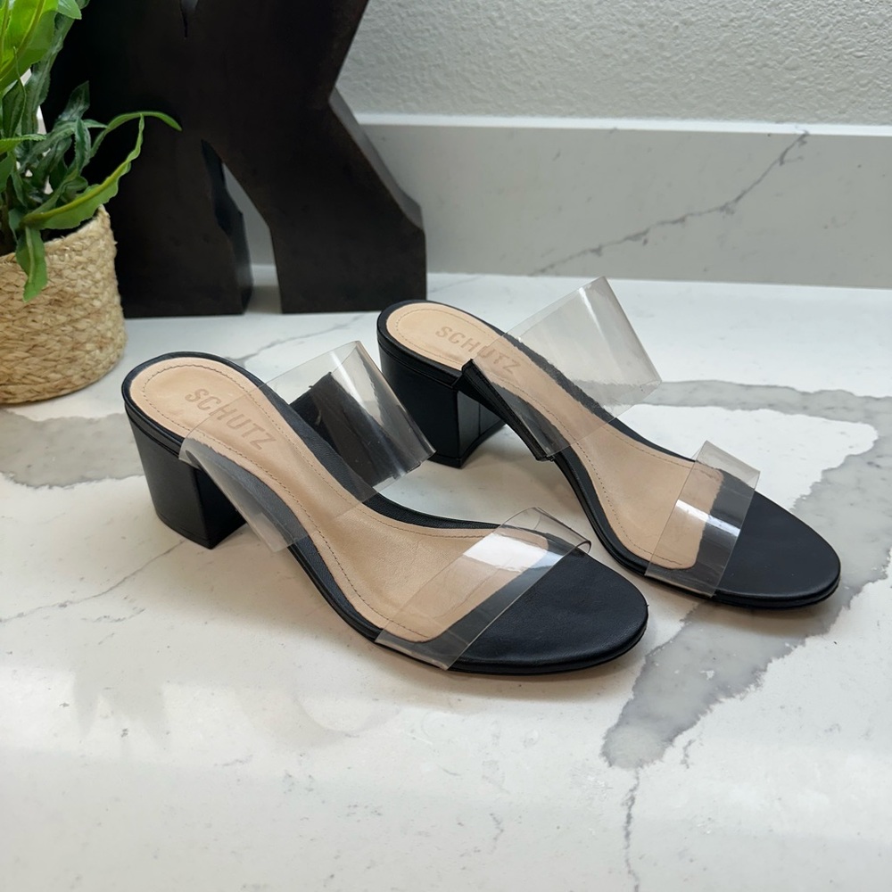 Schutz Victories black comfy block heel with clear chunky straps. size 6